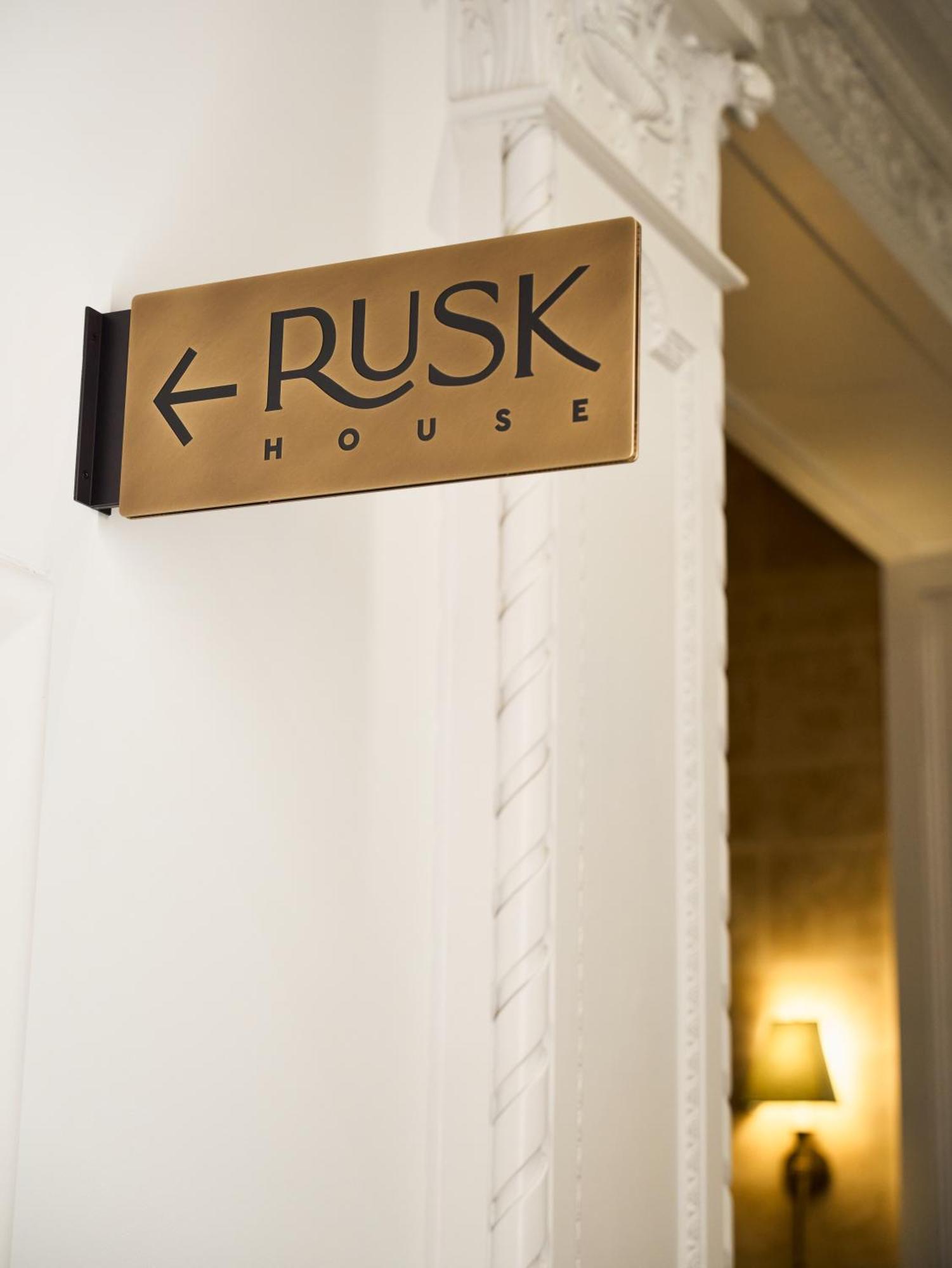 Rusk House Serviced Apartments Хьюстон Экстерьер фото