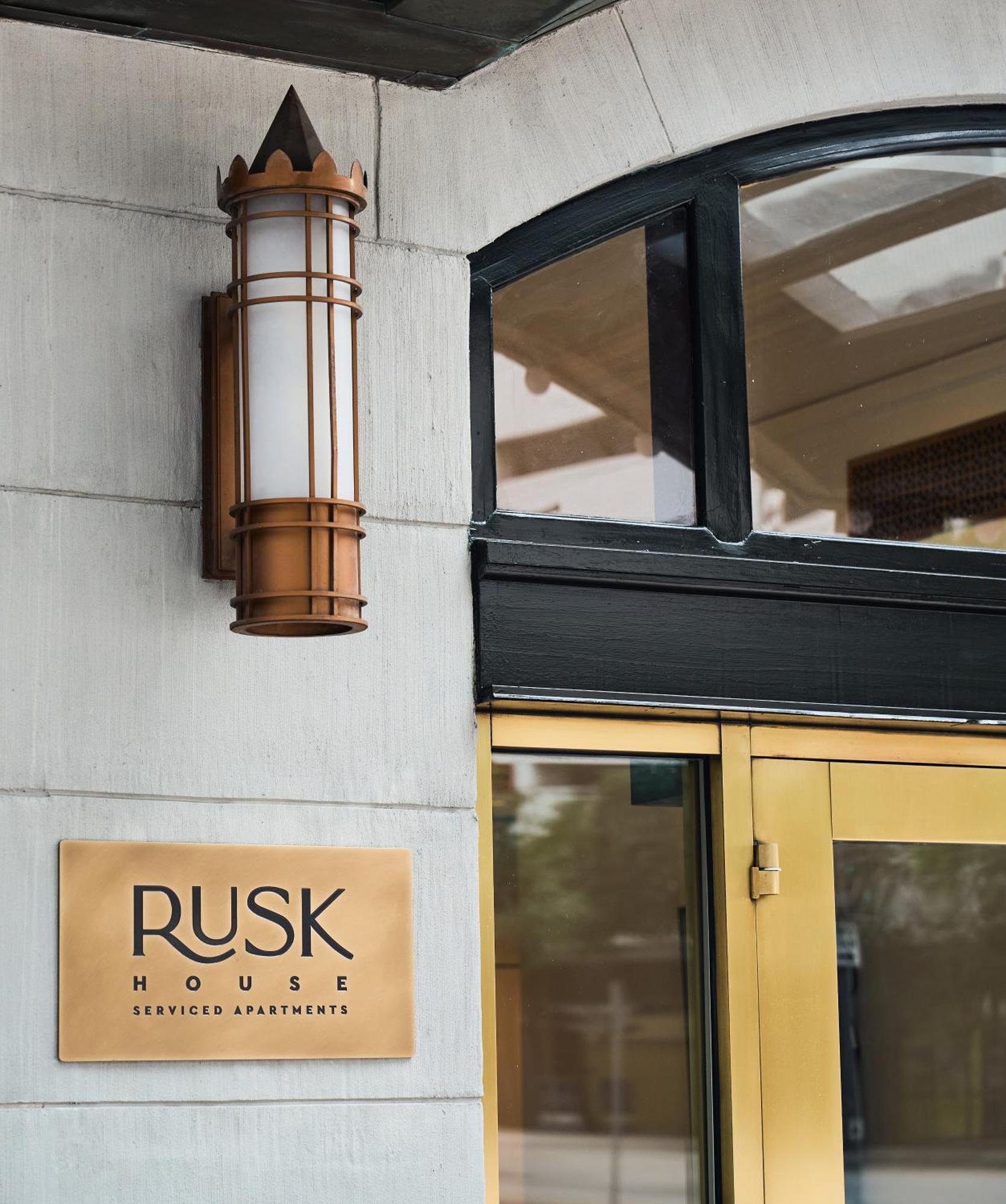 Rusk House Serviced Apartments Хьюстон Экстерьер фото